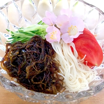 もずくと豚肉のサラダ素麺